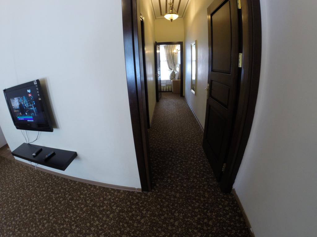 Blue Eye Apartment