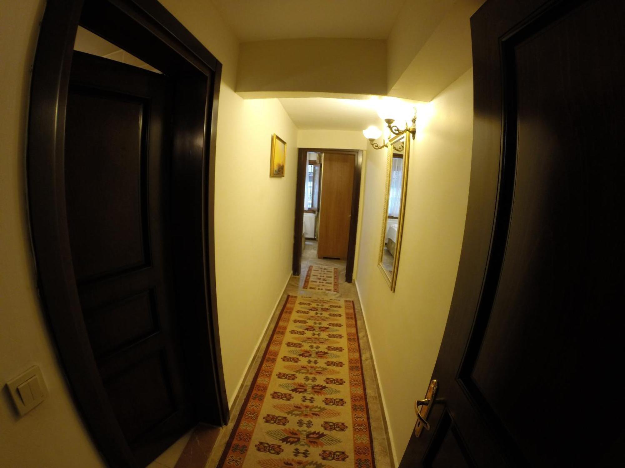 Apartment Blue Eye
