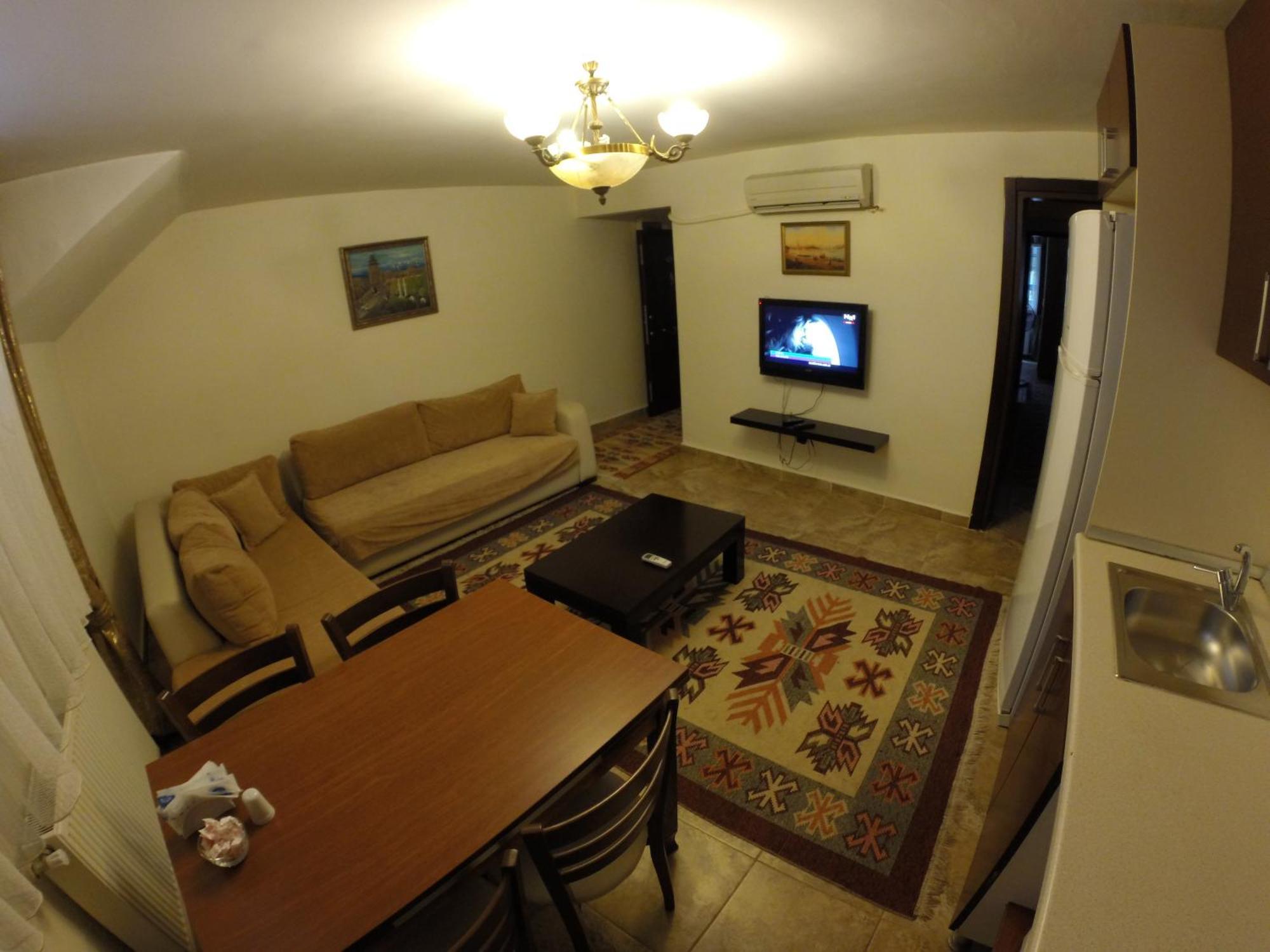 Blue Eye Apartment