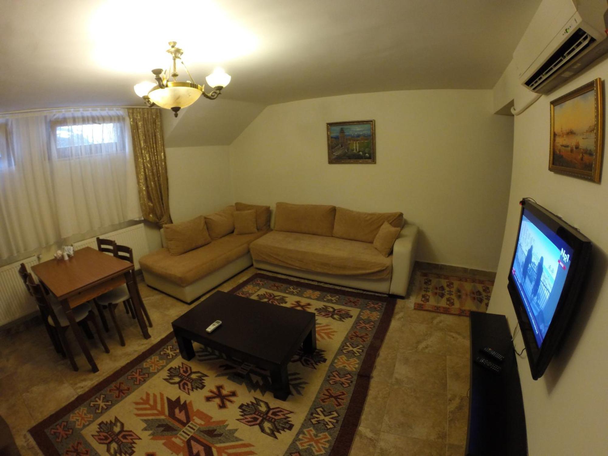 Blue Eye Apartment