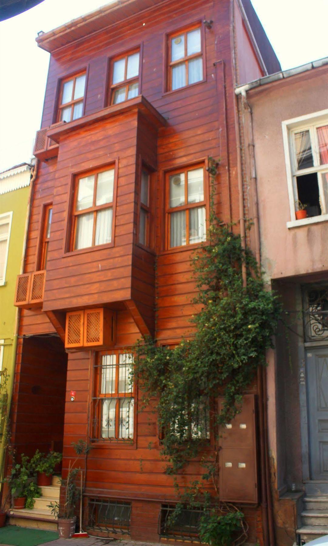 Apartment Blue Eye *
